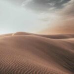 الكثبان الرملية في وسط الصحراء